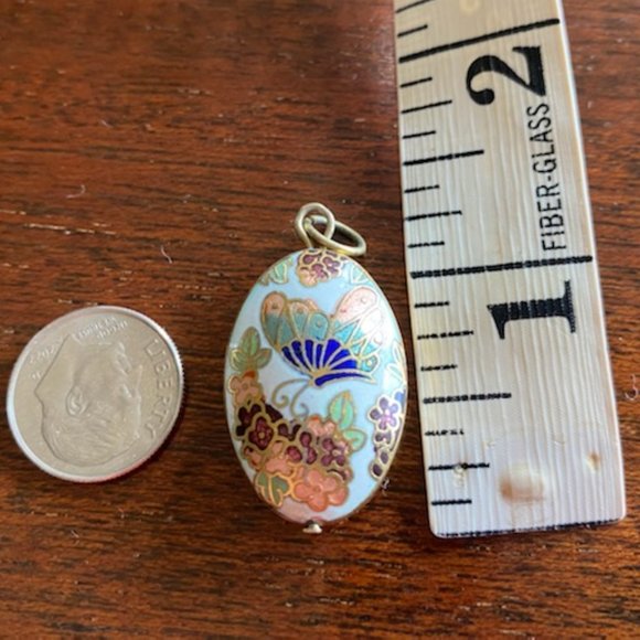 VINTAGE Chinese WHITE w/ gold OVAL Flower & BUTTERFLY CLOISSONE PENDANT * - Picture 6 of 7
